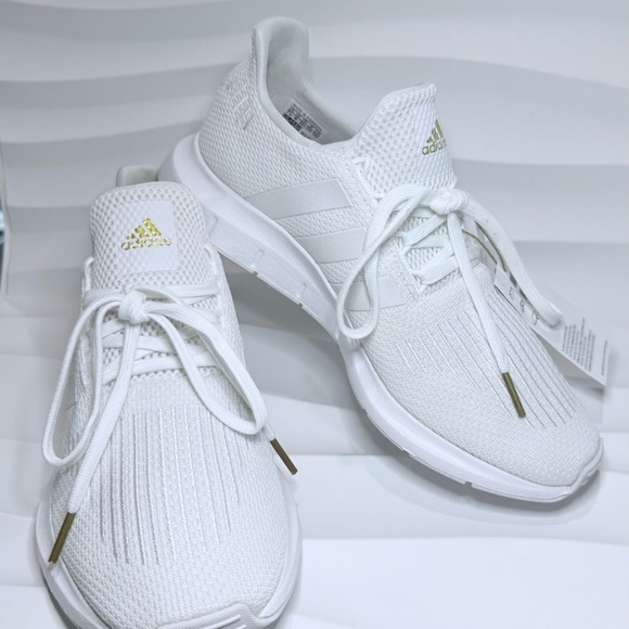 Women's Swift Run 1.0
adidas Top Sneakers - Picture 4 of 8